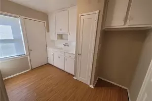 255 E 250th St, Euclid, OH 44132 - Photo 7