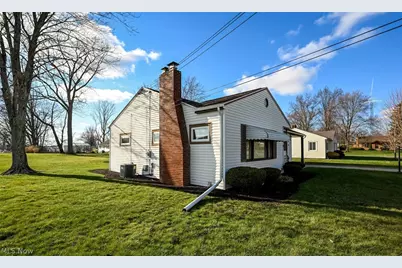 5838 Harter Home Drive, Akron, OH 44319 - Photo 7