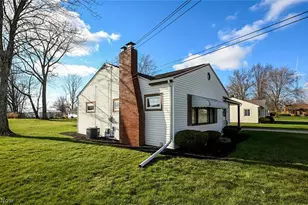 5838 Harter Home Dr, Akron, OH 44319 - Photo 7