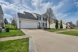 998 Woodfield Ln, Brunswick, OH 44212 - Photo 3