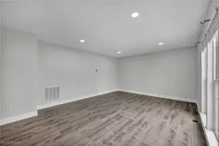 998 Woodfield Ln, Brunswick, OH 44212 - Photo 17