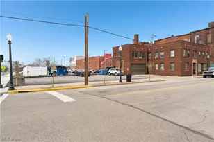 70 4th St NW, Barberton, OH 44203 - Photo 5