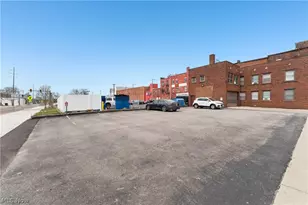 70 4th St NW, Barberton, OH 44203 - Photo 29