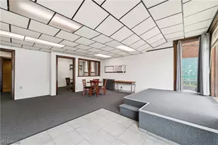 70 4th St NW, Barberton, OH 44203 - Photo 9