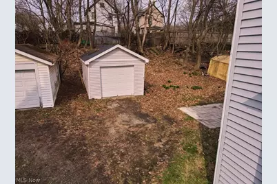 994 Moeller Avenue, Akron, OH 44307 - Photo 5