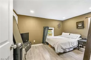 994 Moeller Ave, Akron, OH 44307 - Photo 15