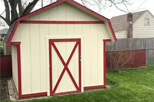 511 Edison St, Struthers, OH 44471 - Photo 39