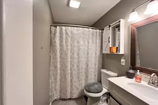 409 King St, Fairport Harbor, OH 44077 - Photo 13