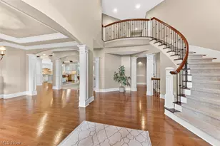 7565 Cottonwood Trail, Chagrin Falls, OH 44023 - Photo 3