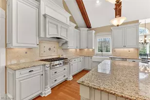 7565 Cottonwood Trail, Chagrin Falls, OH 44023 - Photo 13