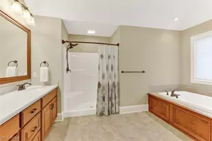 7565 Cottonwood Trail, Chagrin Falls, OH 44023 - Photo 29