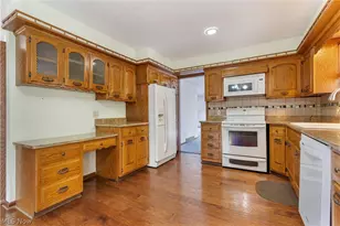 210 Cypress Ave, Louisville, OH 44641 - Photo 13