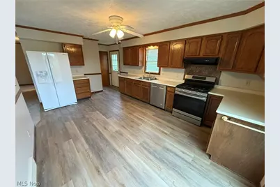 2286 Stonecreek Road SW, New Philadelphia, OH 44663 - Photo 7