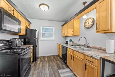 2225 Martha Avenue NE, Canton, OH 44705 - Photo 5