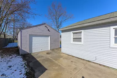 2225 Martha Avenue NE, Canton, OH 44705 - Photo 3