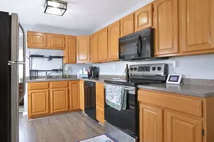 33850 Beachpark Dr, Eastlake, OH 44095 - Photo 11