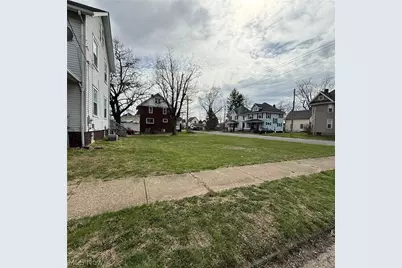 2106 Indiana Way NE, Canton, OH 44705 - Photo 3