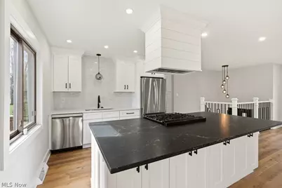 9415 Lawnfield Drive, Twinsburg, OH 44087 - Photo 5