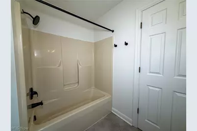 9825 Struthers Road, New Middletown, OH 44442 - Photo 13