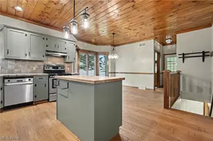 268 S Bayshore Dr, Columbiana, OH 44408 - Photo 9