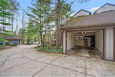 2197 Pinebrook Trail, Cuyahoga Falls, OH 44223 - Photo 37