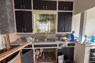 2233 Glenwood Ave, Youngstown, OH 44511 - Photo 3