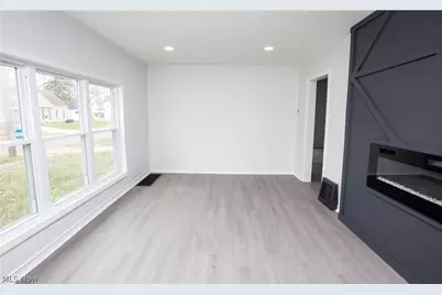 1326 Crestview Avenue, Akron, OH 44320 - Photo 3