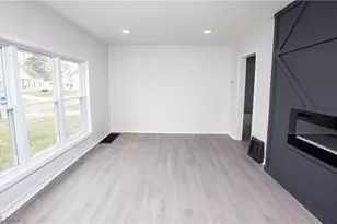 1326 Crestview Ave, Akron, OH 44320 - Photo 3