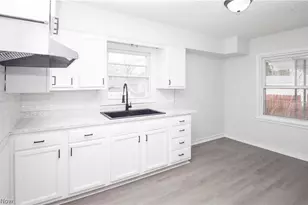 1326 Crestview Ave, Akron, OH 44320 - Photo 11