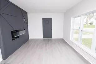 1326 Crestview Ave, Akron, OH 44320 - Photo 5