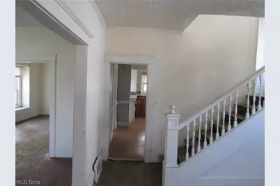 9618 Raymond Avenue, Loveland, OH 44104 - Photo 3