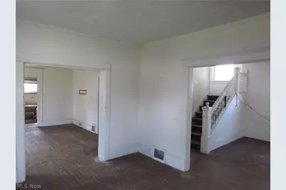 9618 Raymond Avenue, Loveland, OH 44104 - Photo 7