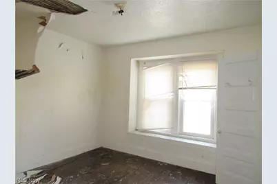 9618 Raymond Avenue, Loveland, OH 44104 - Photo 13