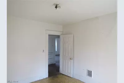 9618 Raymond Avenue, Loveland, OH 44104 - Photo 27