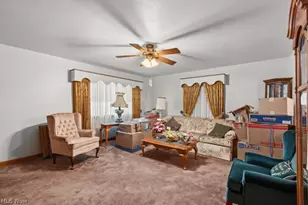 137 Oak St, Weirton, WV 26062 - Photo 5