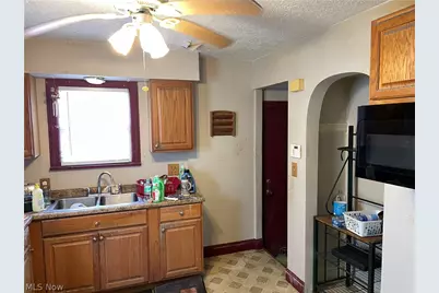 414 E Laclede Avenue, Youngstown, OH 44507 - Photo 9