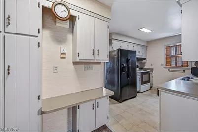 664 Perkinswood Boulevard NE, Warren, OH 44483 - Photo 27