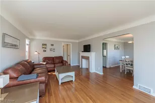 4102 Verona Rd, South Euclid, OH 44121 - Photo 3