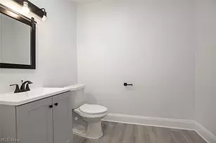 886 E 75th St, Loveland, OH 44103 - Photo 17