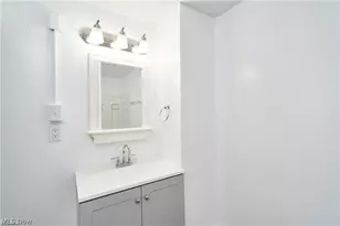 1181 Pondview Ave, Akron, OH 44305 - Photo 11