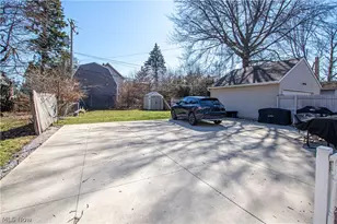 10903 Parkhurst Dr, Loveland, OH 44111 - Photo 39