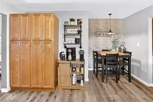 10903 Parkhurst Dr, Loveland, OH 44111 - Photo 7