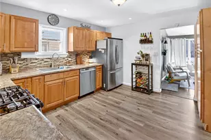 10903 Parkhurst Dr, Loveland, OH 44111 - Photo 9