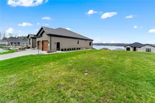 2645 Water's Edge Dr, Columbiana, OH 44408 - Photo 37