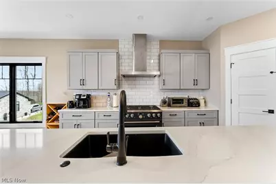 2645 Waters Edge Drive, Columbiana, OH 44408 - Photo 9