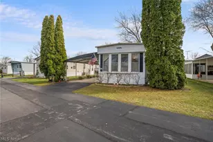 1623 NE Catawba Rd, Port Clinton, OH 43452 - Photo 3