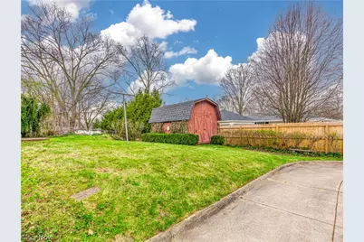 151 Roanoke Avenue, Cuyahoga Falls, OH 44221 - Photo 25