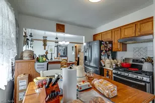 7295 Oakwood Rd, Parma, OH 44130 - Photo 11