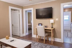 296 Cole Ave, Akron, OH 44301 - Photo 5