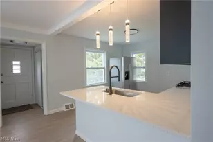 19200 Pasnow Ave, Euclid, OH 44119 - Photo 11